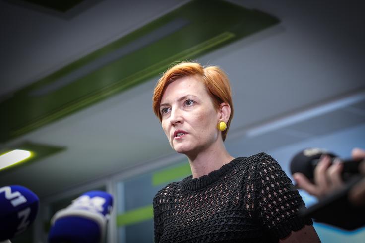 V proračunskih razpravah za prihodnji dve leti ne bodo pristali na reze v socialno državo, je zatrdila koordinatorica Levice in ministrica za kulturo Asta Vrečko. | Foto: Ana Kovač