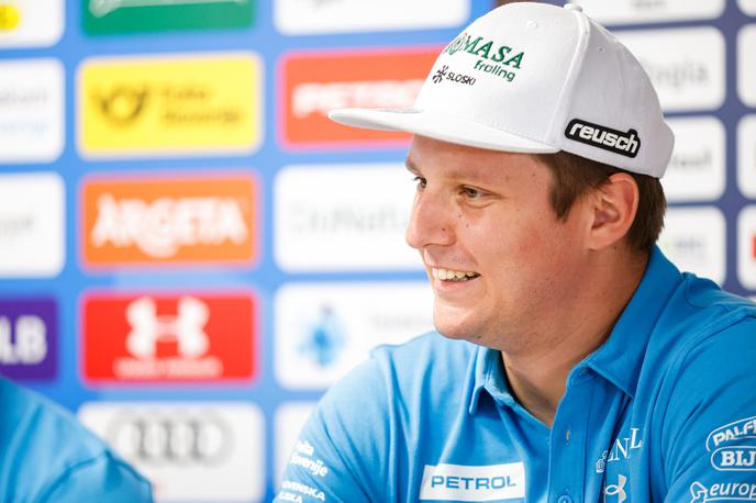 Nejc Naraločnik | Alpski smučar Nejc Naraločnik, ki se je decembra lani poškodoval na tekmi v Val Gardeni in moral izpustiti olimpijske igre, se počasi vrača na sneg. | Foto Aleš Fevžer