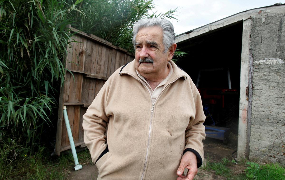 Jose Mujica | Mujica je bil na položaju predsednika države od leta 2010 do 2015. Nekdanji pripadnik gverilske skupine, ki je zaradi tega več kot deset let preživel v zaporu, si je na položaju prislužil vzdevek najrevnejši predsednik na svetu – v dobrodelne namene je razdal velik del svoje plače, živel preprosto življenje na kmetiji in vozil dotrajanega Volkswagnovega hrošča. | Foto Reuters