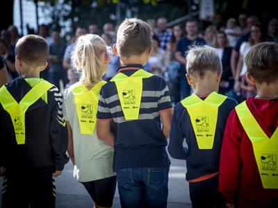 Prvošolce in dijake čaka nenavadno darilo: vsak bo dobil svoj izvod ustave
