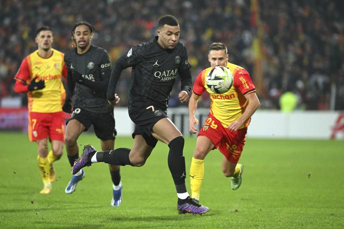 Kylian Mbappe, PSG | PSG se je po zmagi nad Lensom še utrdil na vrhu francoske lige. Najboljši strelec lige Kylian Mbappe je dosegel že 19. gol v domači sezoni. | Foto Guliverimage