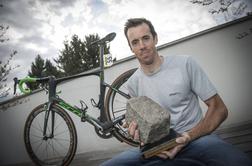 Sotekmovalec Slovenca poskrbel za eno največjih senzacij v kolesarstvu #video