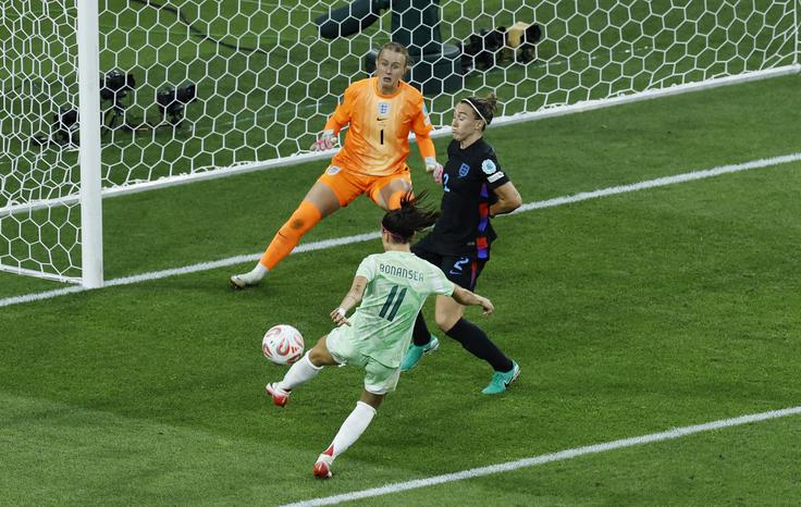 Barbara Bonansea je sredi prvega polčasa zadela za vodstvo Italije z 1:0. | Foto: Reuters