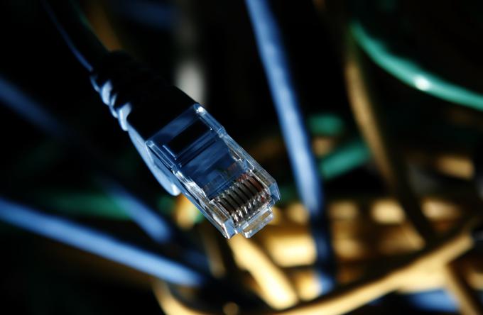 Internet, ethernet, internetni kabel, optika | Foto: Reuters