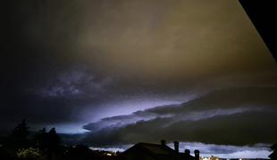 Nad slovensko Istro siloviti nalivi, zaprta še obalna hitra cesta