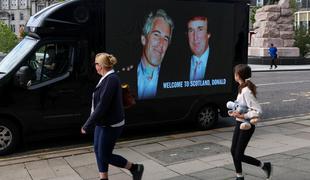 Bloomberg: FBI je izbrisal ime Donalda Trumpa v Epsteinovih dosjejih