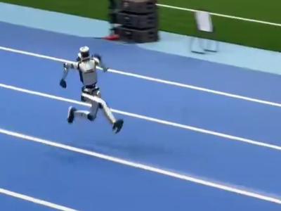 Humanoidni robot na 100 m hitrejši od Usaina Bolta #video