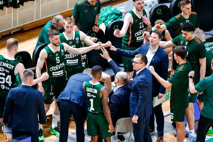 Cedevita Olimpija se bo v četrtfinalu pomerila s Crveno zvezdo. | Foto: Aleš Fevžer