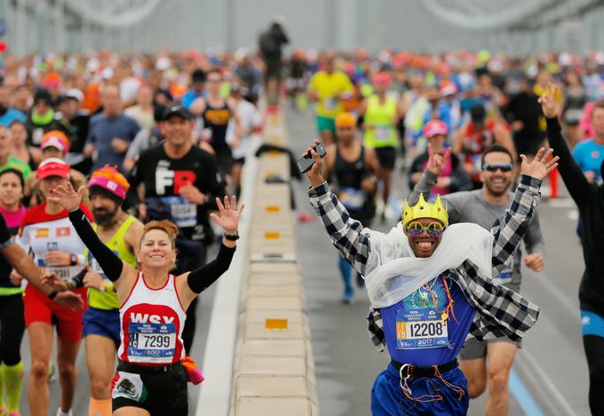 Za 50 tisoč mest na newyorškem maratonu se je letos potegovalo več kot pol milijona tekačev.  | Foto: Reuters