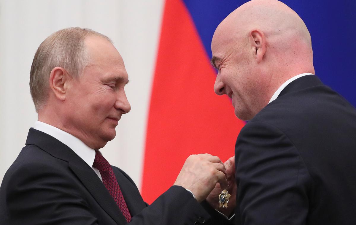 Gianni Infantino ruski red prijateljstva | Ruski predsednik Vladimir Putin je predsednika Fife Giannija Infantina odlikoval z ruskim redom prijateljstva. | Foto Reuters