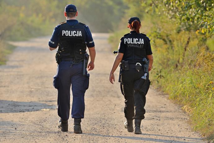 Grozljiva najdba na Poljskem: zdravnica zakopala več kot 30 trupel nerojenih otrok