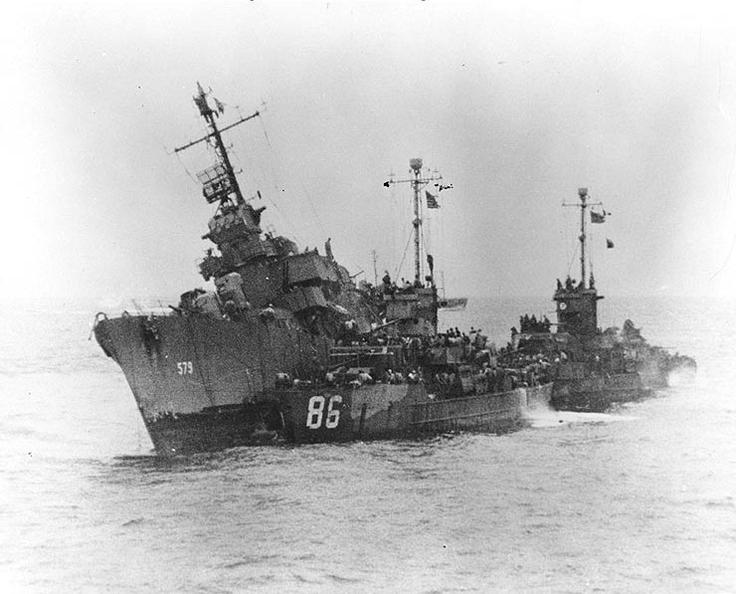 USS William D. Porter med potopom. | Foto: Thomas Hilmes/Wikimedia Commons