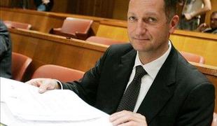 Državni svet sedaj v polni sestavi