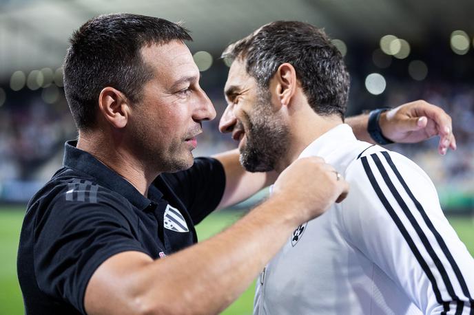 Ivan Kurtušić Radomir Đalović | Ivan Kurtušić ni več trener Mure, Radomir Đalović pa je odlično začel trenersko pot v Mariboru, saj je dobil uvodni dve tekmi. Prvo prav proti Muri v Ljudskem vrtu (1:0). | Foto Jure Banfi
