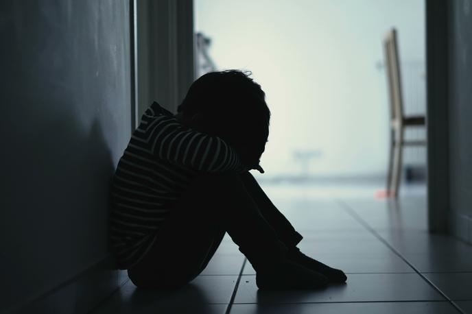 Nasilje, otrok | Na sodišču sta starša ves čas trdila, da otroka nista tepla in zato ne čutita krivde. | Foto Shutterstock