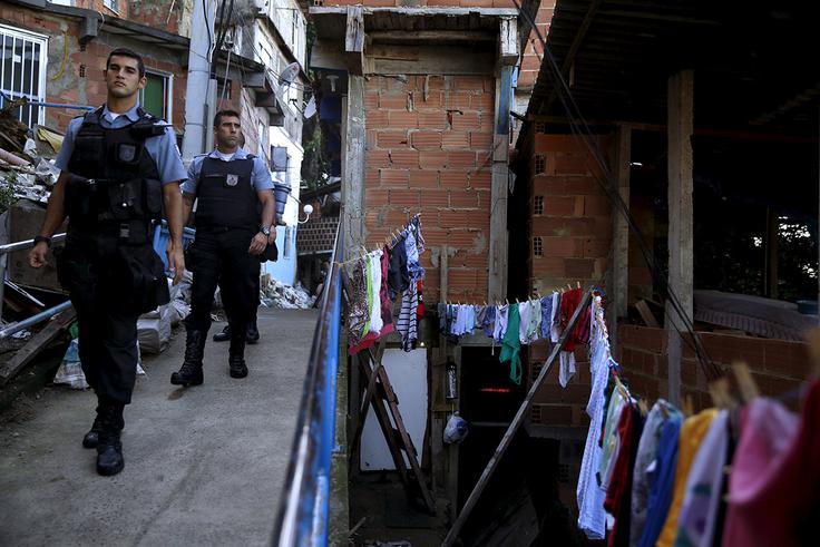 Od leta 2009, ko so dobili organizacijo olimpijskih iger, je policija v mestu ubila več kot 2.650 ljudi – med večino ubitih so bili mladi temnopolti moški iz favel ali drugih marginaliziranih območij. | Foto: Reuters
