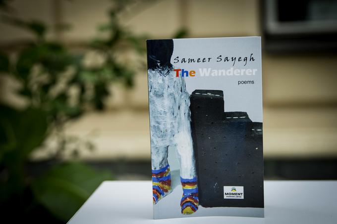 Njegova prva pesniška zbirka The Wanderer je izšla leta 2013 v Londonu, v Ljubljani je pod naslovom Luma in za zdaj še neizdana nastala druga. | Foto: Ana Kovač