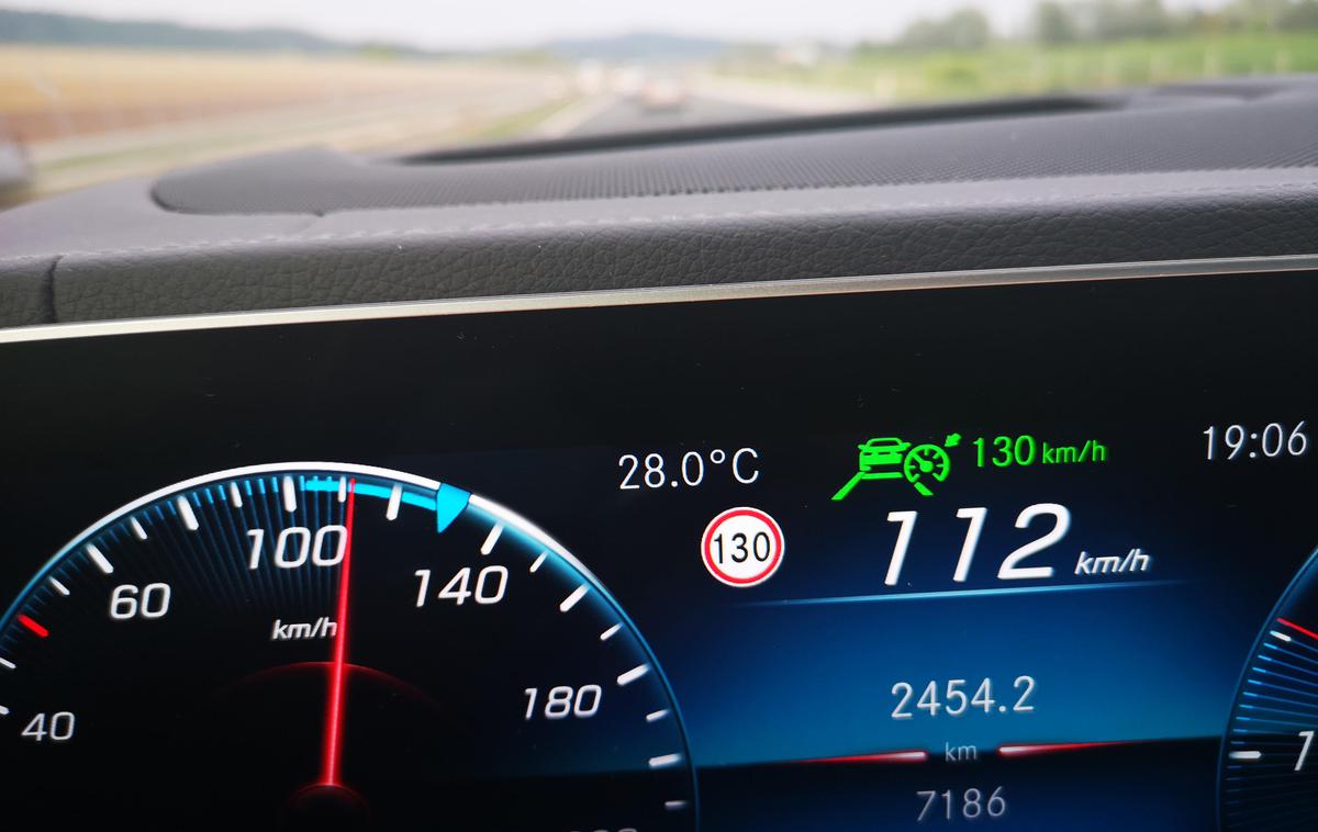 Dars omejitev avtocesta | Nizozemci lahko po avtocesti vozijo le še s hitrostjo do 100 kilometrov na uro. Le na določenih odsekih in še to v nočnem času, je dovoljeno voziti s hitrostjo do 130 kilometrov na uro. | Foto Gregor Pavšič