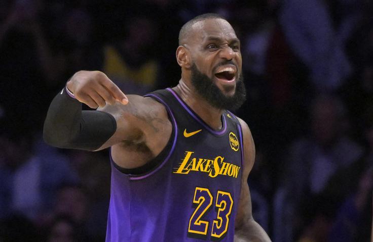 Pri Jezernikih bo sodeloval z LeBronom Jamesom. | Foto: Reuters
