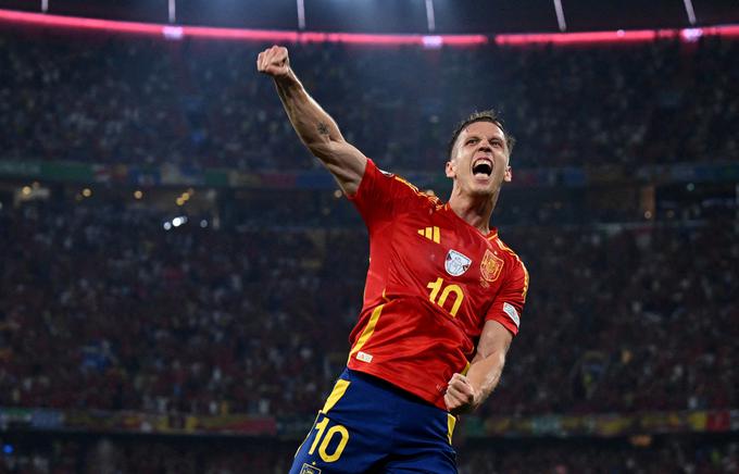 V petih letih je za špansko izbrano vrsto odigral 39 tekem in dosegel 11 zadetkov. Iz leta v leto je večji seznam osvojenih lovorik. Na letošnjem Euru je odločil zmagovalca v polfinalu proti Franciji, v finalu pa je reševal soigralce v izdihljajih srečanja, ko je na golovi črti ustavil zelo nevaren poizkus Angležev za 2:2. | Foto: Reuters