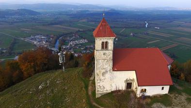 Pogled iz zraka: ideja za izlet s krasnim pogledom na Barje in Ljubljano