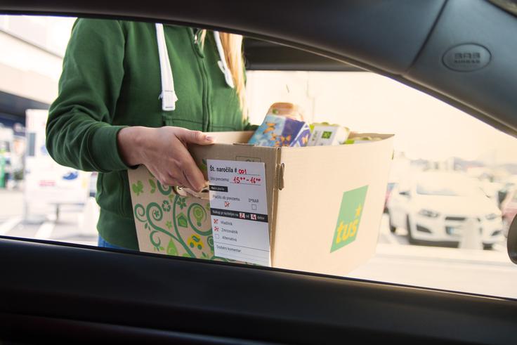Spletni supermarket hitrinakup.com kupci z zadovoljstvom uporabljajo že na 22 lokacijah po vsej Sloveniji, saj so v tem tednu pri Tušu dodali kar 6 novih prevzemnih mest
 | Foto: 