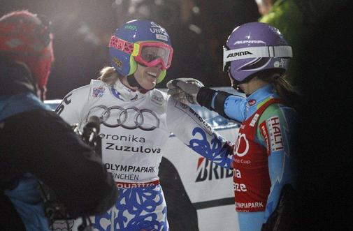 Zuzulova in Mazejeva v boju za krono in navijače