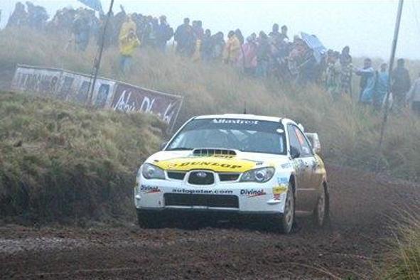 Loeb še naprej v vodstvu