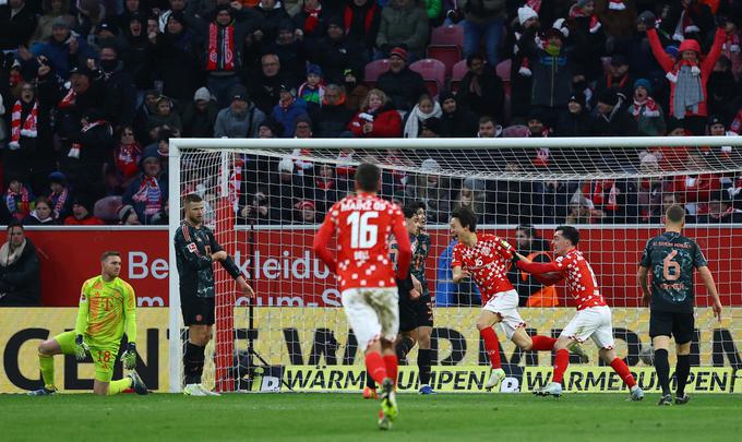 Lee Jae-sung je proti Bayernu dosegel kar dva zadetka. | Foto: Reuters