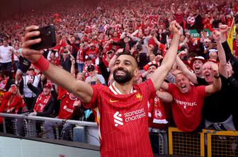 Liverpool slavil že pred tekmo, s petardo potrdil 20. zvezdico