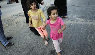 Novinarka iz Gaze: Nihče ni varen, pomoči od zunaj niti ne pričakujemo