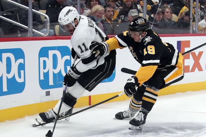 Anže Kopitar | Hokejisti Los Angeles Kings so v gosteh pri Pittsburgh Penguins izgubili z 2:3. | Foto Reuters