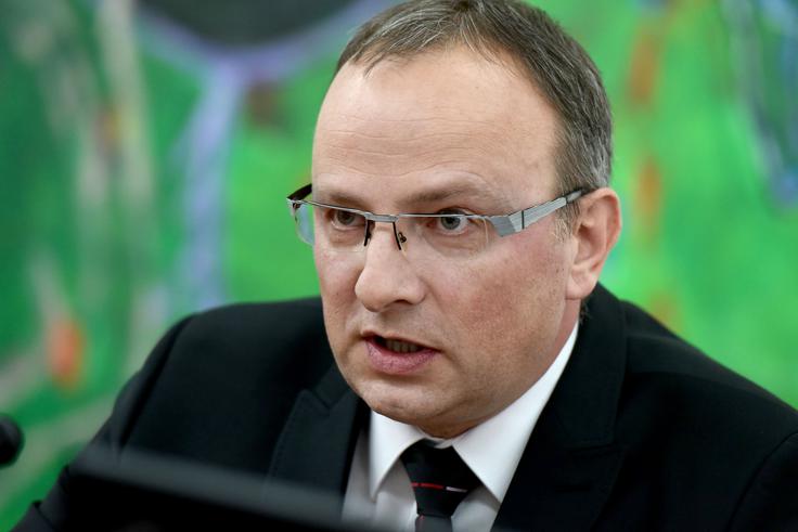Radovan Žerjav je investicijo na podlagi osebne izkušnje podpiral in zagovarjal stališče, da politika pri takšnih investicijah nima kaj iskati. | Foto: STA ,