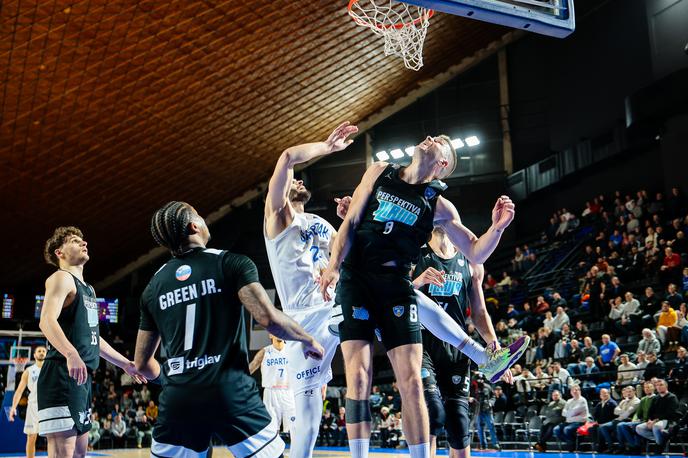 Spartak Ilirija | Košarkarji Spartaka so bili v Subotici pretrd oreh za Ilirijo. | Foto Spartak Office Shoes/Aleksandar Secerov