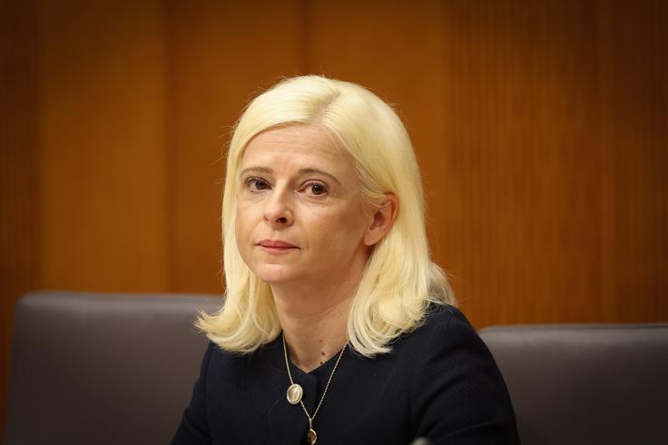 17. decembra 2024 je premier Robert Golob imenoval novo ministrico Ksenijo Klampfer.  | Foto: Ana Kovač