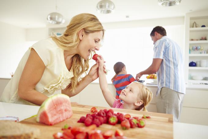 Izkoristite podarjeni čas, skupaj z otroki pripravite kraljevski zajtrk in uživajte v njem. | Foto: Thinkstock