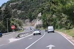 Zaokrožil grozljiv posnetek smrtno nevarne vožnje #video