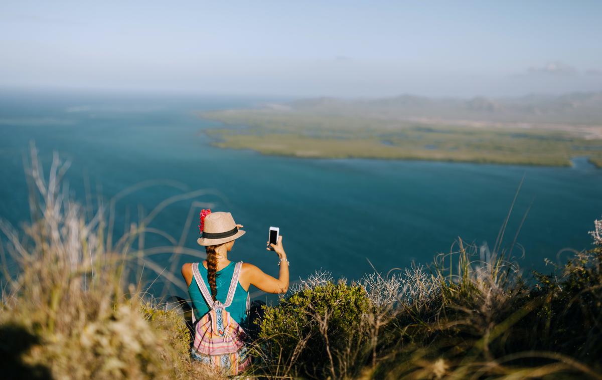 turist telefon Instagram TikTok | Foto Pexels