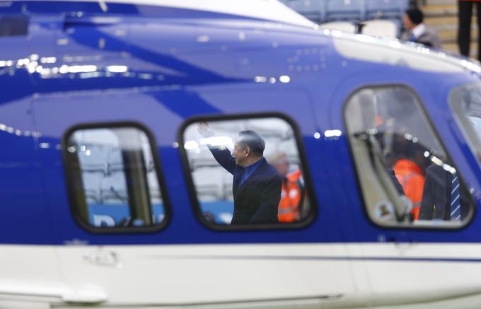 Na tekme Leicester Cityja in z njih je potoval s helikopterjem, kar je bilo zanj na koncu usodno. | Foto: Reuters