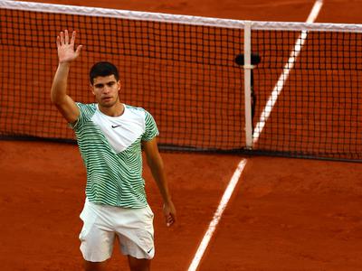 Carlos Alcaraz odpovedal nastop na Rolandu Garrosu