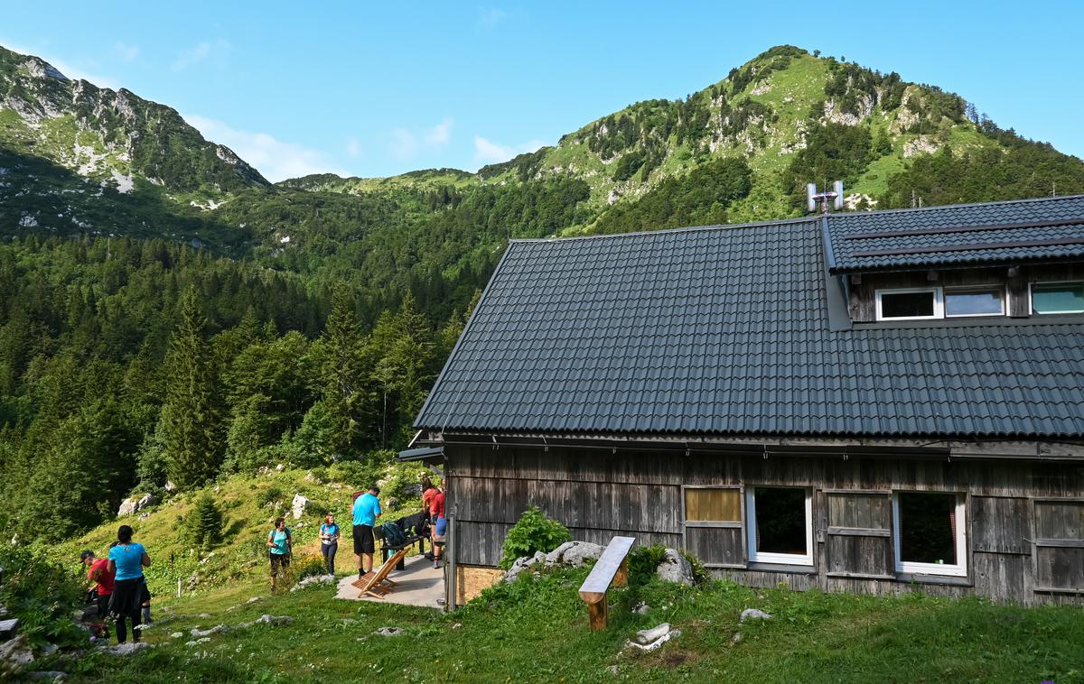 Orožnova koča | Orožnova koča. Poletje se je poslovilo s planin in slovenskih gora. | Foto Matej Podgoršek