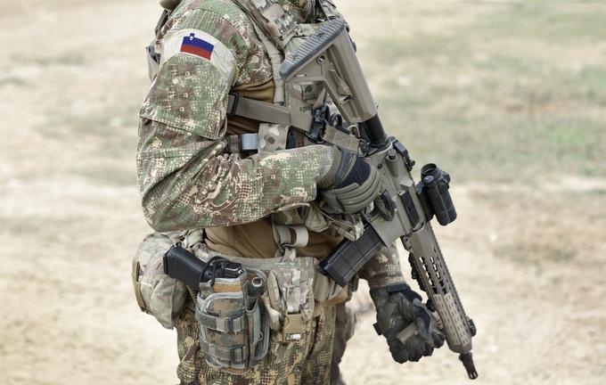 Sodelovanje Slovenije in Slovenske vojske v Afganistanu in Iraku so skozi leta doma spremljale številne javne polemike. Zakaj smo tam? Nekaj je zanesljivo, bili smo solidarni zavezniki in pripadniki Slovenske vojske so pridobili številna nova znanja in izkušnje. Nedvomno je Slovenska vojska veliko pridobila. | Foto: Shutterstock