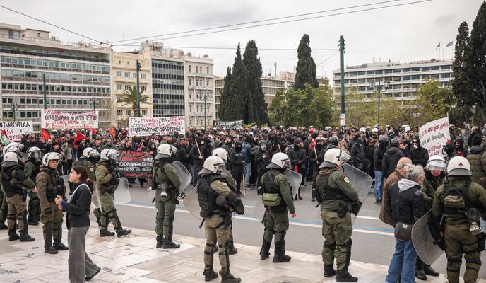 Grčija obstala, tudi turisti ne morejo nikamor #video