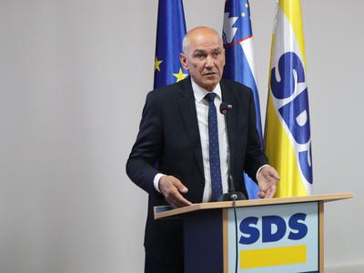 Janša na Agri: Kmetijstvo je tudi strateška infrastruktura države