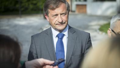 Erjavec o teranu: Treba bo uporabiti pravna sredstva