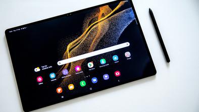 Samsung Galaxy Tab S8 Ultra 5G: zelo tenka, a vendarle zelo zmogljiva premijska tablica