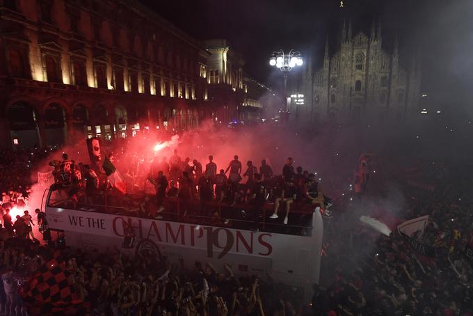 Slavje v Milanu | Foto: Reuters