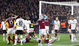 Krvnik Barcelone življenje greni še West Hamu, Leipzig zmagal brez Kampla