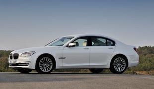 BMW serije 7 je varčnejši, zmogljivejši, udobnejši, samozavestnejši …