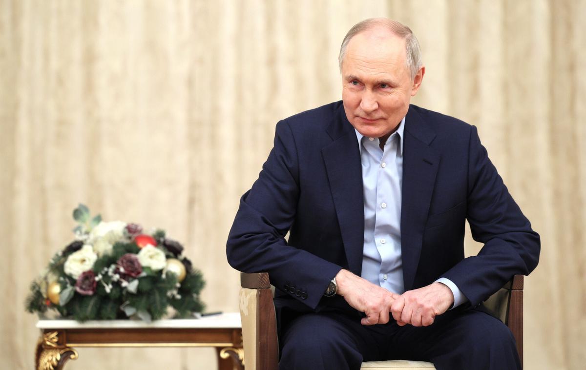 Vladimitr Putin | Ruski predsednik Vladimir Putin kljub mednarodni izolaciji še vedno lahko računa na nekatere zaveznike. Nekatere države, ki ohranjajo prijateljske stike z Rusijo, se ga kljub mednarodnemu nalogu za njegovo aretacijo ne bojijo povabiti na obisk. | Foto Guliverimage